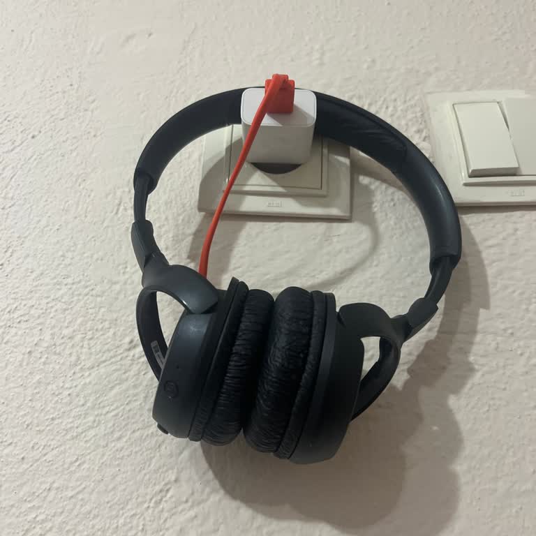 Yeni Alınan JBL Kulaklık Şarj Olmuyor, Mağduriyet Yaşıyorum