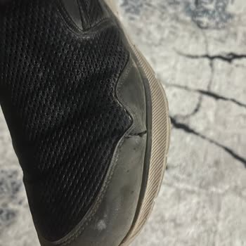 Aldığım Ayakkabı 5 Ayda Çatladı, Değişim Talebim Reddedildi