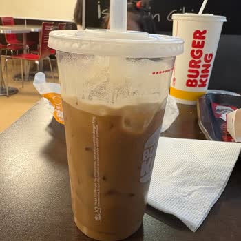 Sipariş Verdiğim Latte Hem Tadı Hem Görünüşüyle Hayal Kırıklığı Yarattı