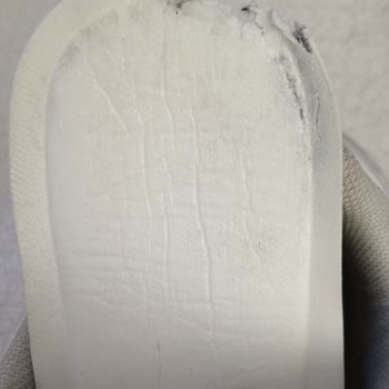 Kısa Sürede Deforme Olan Ayakkabı Ve İlgisiz Müşteri Hizmetleri