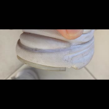 Kısa Sürede Deforme Olan Ayakkabı Ve İlgisiz Müşteri Hizmetleri