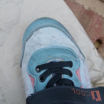 FLO Ayakkabı Kısa Süreli Kullanımda Sorun Yaşanan Ayakkabı!