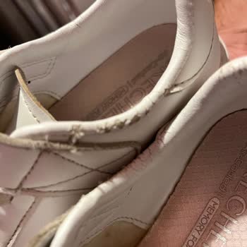 Kısa Sürede Deforme Olan Çocuk Ayakkabısı Hayal Kırıklığı