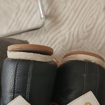 Hummel Ayakkabının Tabanı Bir Haftada Ayrıldı, Garanti Kabul Edilmedi