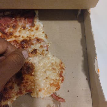 Pizzada Hijyen Ve Müşteri Hizmetleri Sorunu