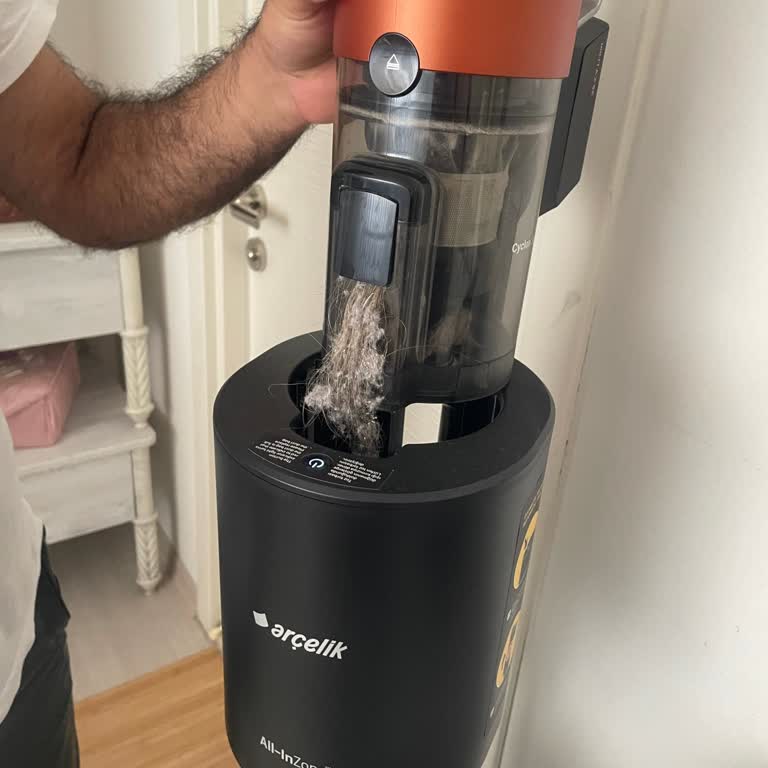 Süpürgenin Orta Bölümünde Kırılma Ve Hazne Boşaltma Sorunu