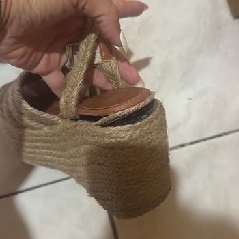 Aldığım Sandalet İkinci Kullanımda Bozuldu Firma İade Yerine Tamirle Yetindi