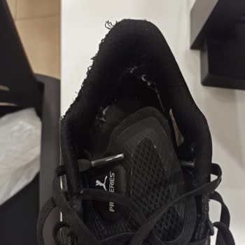 Ayakkabıda Yırtık Ve 26 Gündür Çözüm Bekleyen Müşteri Mağduriyeti