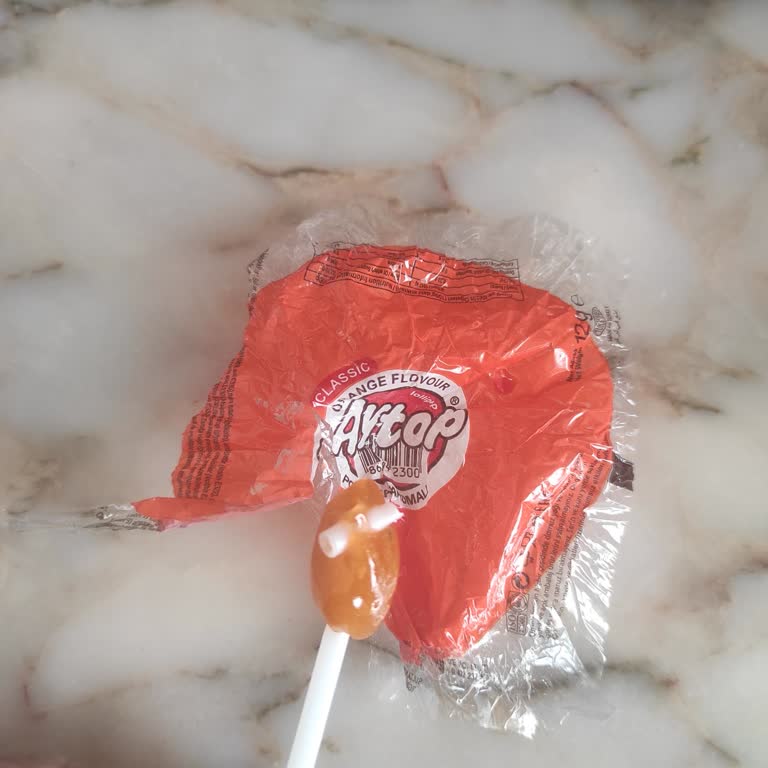 Aysultan Şekerleme Lollipop'ta Çıkan Plastik Parçalar!