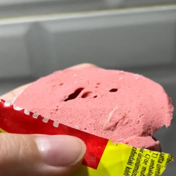 Aldığım Salamda Yabancı Madde Buldum Ve Mağazada Yetkiliye Ulaşamadım