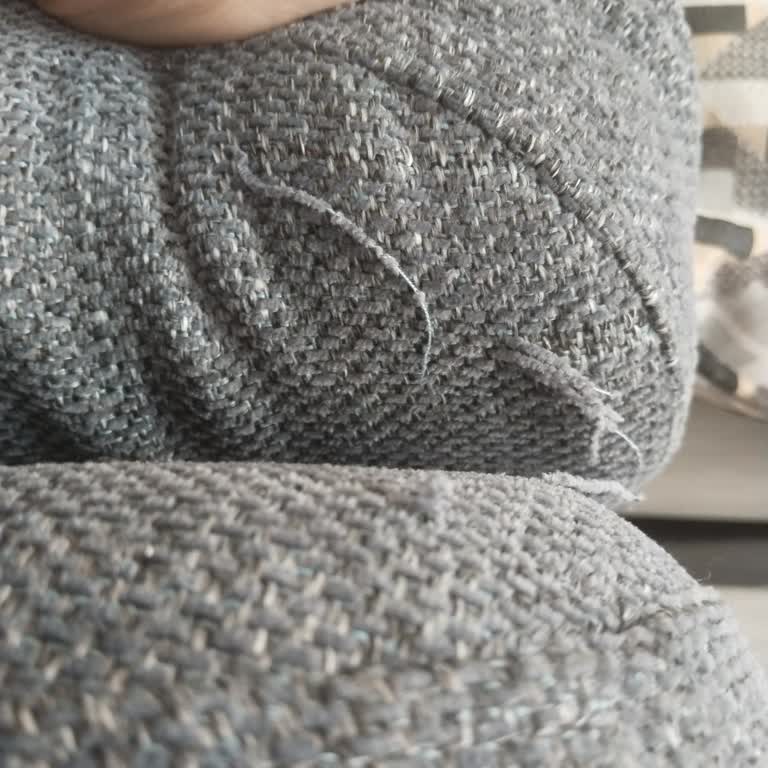 Koltuk Takımında Tekrarlayan Kumaş Dökülmesi Ve Çözümsüz Mağduriyet