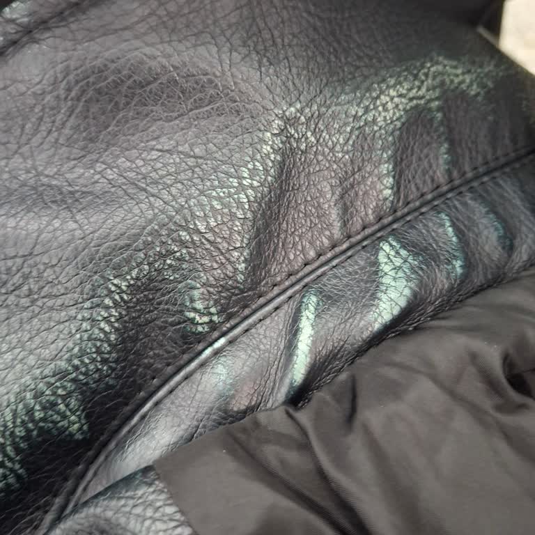 Kısa Sürede Deforme Olan Deri Ceket Hayal Kırıklığı Yarattı