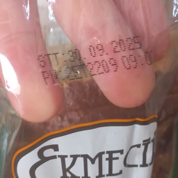 Köy Ekmeğinden Yabancı Cisim Çıktı, Para İadesi Ve İnceleme Talebi