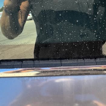 Mini Countryman Arka Cam Çıtaları Güneşte Hızla Parçalanıyor, Çözüm Bekliyorum