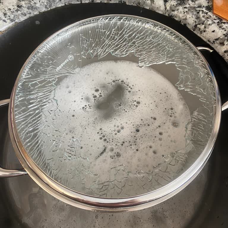 Aynı Üründe Tekrarlayan Kapak Kırılması Hayal Kırıklığı Yarattı