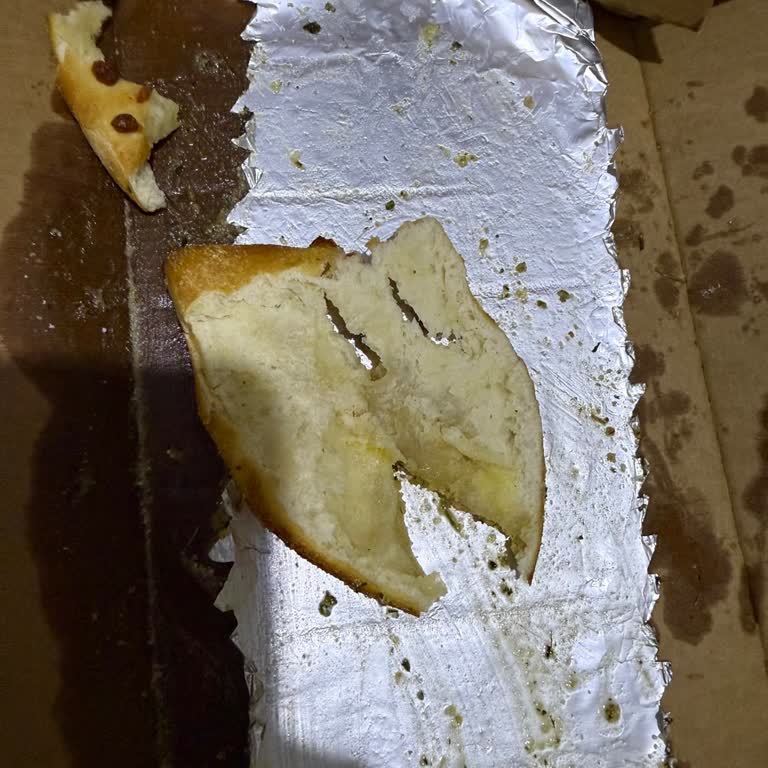 Bol Peynirli Ekmekte Peynir Yok Kuru Ürün Teslim Edildi