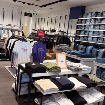 Aldığım Şort Bir Günde Açıldı Çalışanlar İlgisiz Davrandı