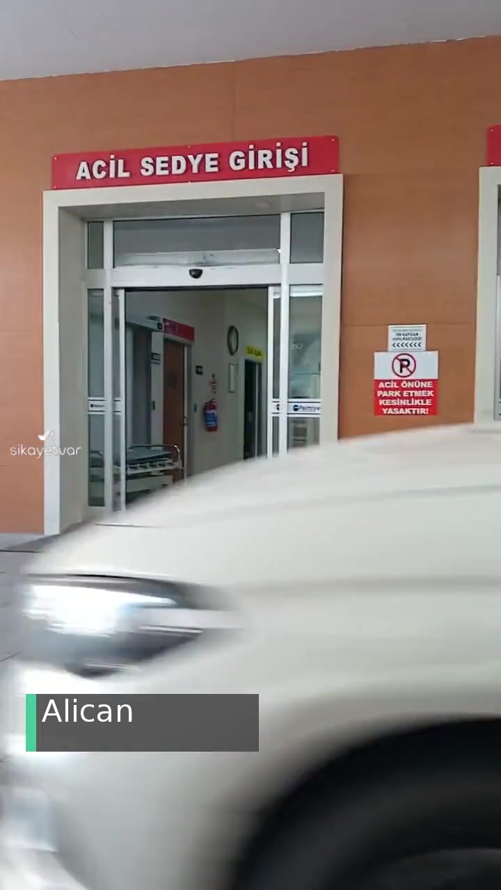 Hatay Büyükşehir Belediyesi'ne Ait Aracın Şoförü Sesini Yükselterek Konuşuyor videonun kapak resmi