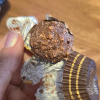 Aldığım Çikolata Bozuk Çıktı, İade İstiyorum