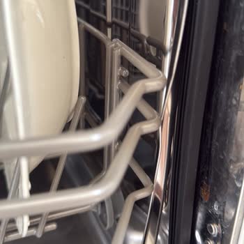 Bulaşık Makinesinde Paslanma Ve Conta Sorunu, Ücretli Değişim Talebi