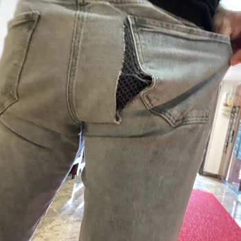 Aynı Noktadan Yırtılan Pantolonlarla Hayal Kırıklığı