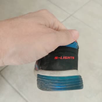 Skechers Çocuk Ayakkabıda Kısa Sürede Deformasyon Ve Işık Arızası Yaşadık