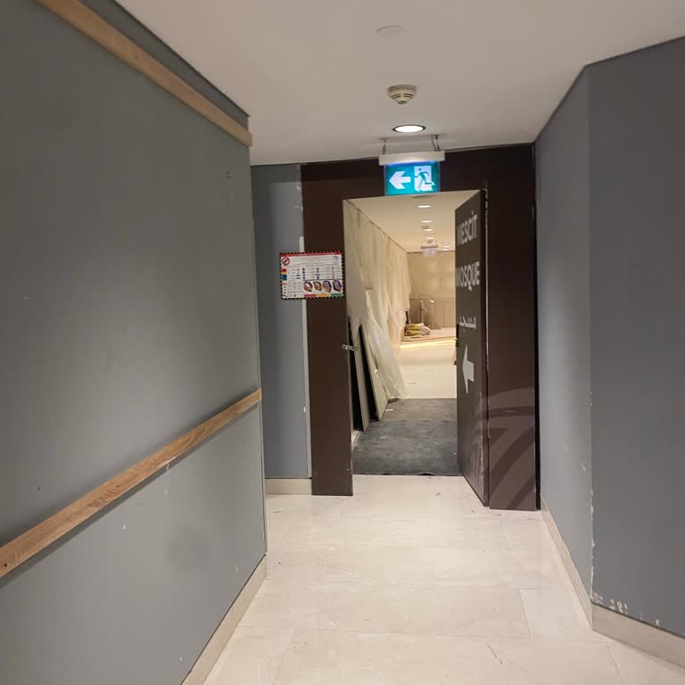 Zorlu Center İstanbul Yaklaşık 4 Aydır Mescit Tadilat Nedeniyle Kapalı Görünmektedir