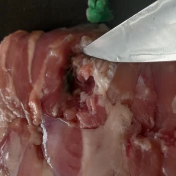 Paket İçerisinde Eski Ve Tarihi Geçmiş Ürün Parçaları Çıktı