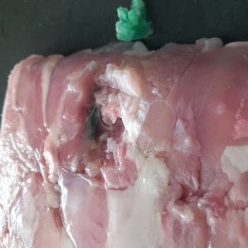 Paket İçerisinde Eski Ve Tarihi Geçmiş Ürün Parçaları Çıktı