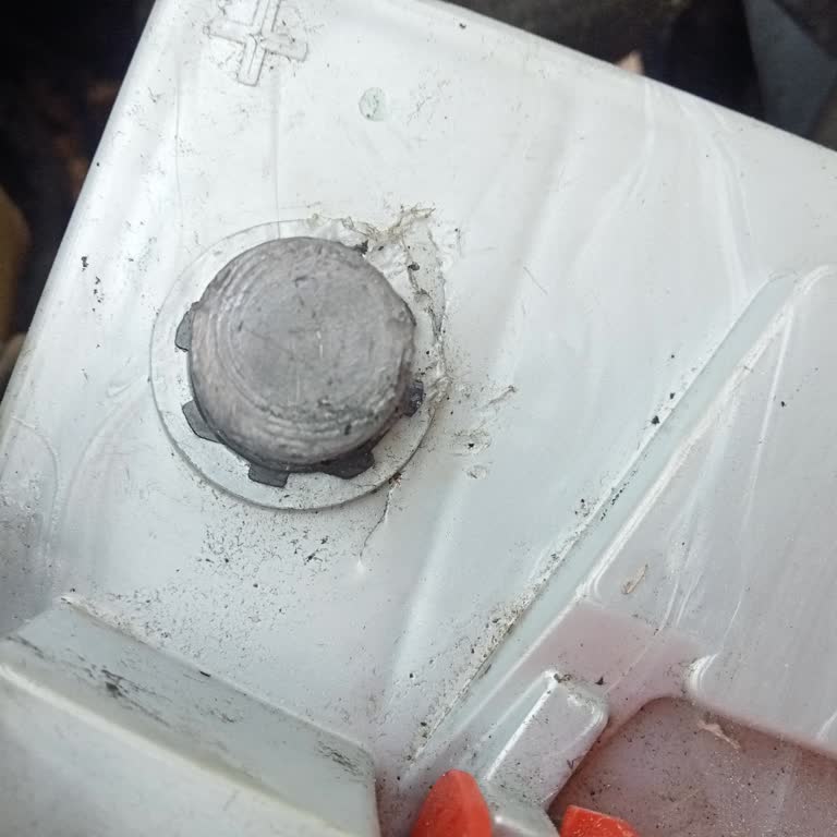 Sıfır Alınan Akü Sürekli Oksitleniyor, Garanti Kapsamında Çözüm Sunulmuyor
