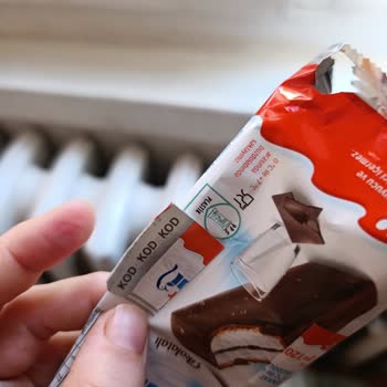 Kinder Süt Dilimi Ürününde Açıklamasız Kod Bulunması Ve Bilgilendirme Eksikliği