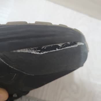 Kısa Sürede Yırtılan Ayakkabıma Çözüm Bekliyorum: Müşteri Mağduriyetim Giderilmeli