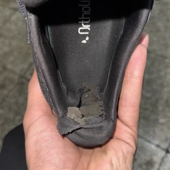 Adidas Ayakkabıda Yırtılma Ve Ret Edilen İnceleme Sonrası Mağduriyet