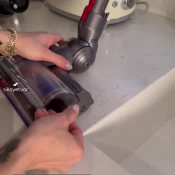 Dyson V15 Halı Başlığı Fırçası Çıkmıyor