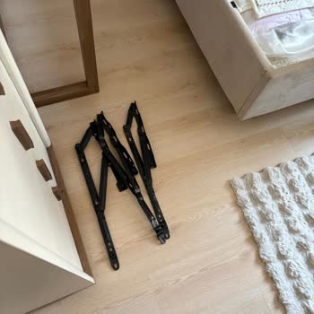 Kelebek Mobilya Yatak Bazasında Bitmeyen Gıcırdama Sorunu Ve Çözüm Eksikliği