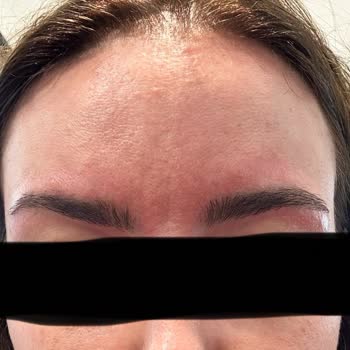 Disappointed With Uneven Eyebrow Service at Sephora Benefit Brow Bar in Izmir