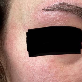 Disappointed With Uneven Eyebrow Service at Sephora Benefit Brow Bar in Izmir