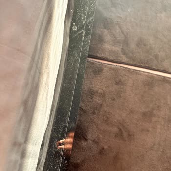 Otel Odasında Temizlik Eksikliği Ve İlgisizlik Mağduriyet Yaşattı