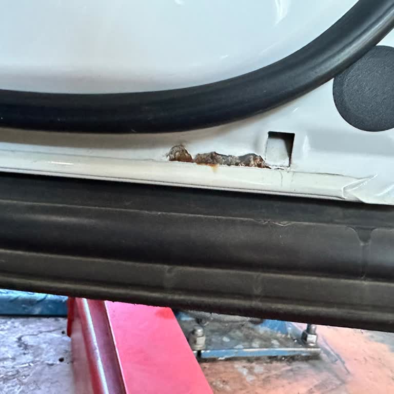 Citroen C5 Aircross Kapı Paslanması Garanti Dışı Bırakıldı