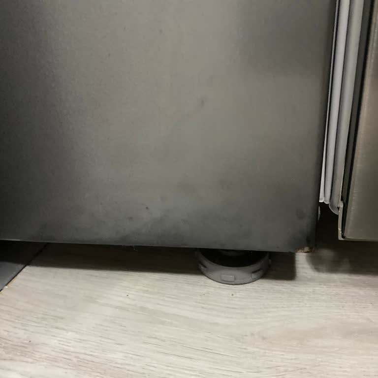 Garanti Kapsamında Buzdolabında Renk Atma Ve Paslanma Sorunu Çözülmüyor