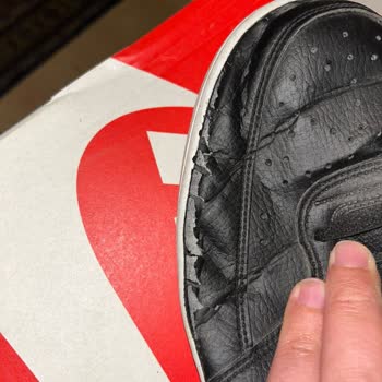 Nike Spor Ayakkabıda Sol Tekte Erken Deri Soyulması Sorunu