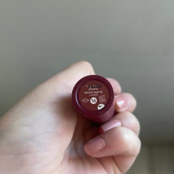 Aldığım Rujun İçi Boş Çıktı Güvenim Sarsıldı