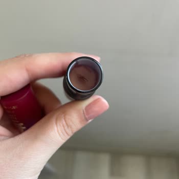 Aldığım Rujun İçi Boş Çıktı Güvenim Sarsıldı