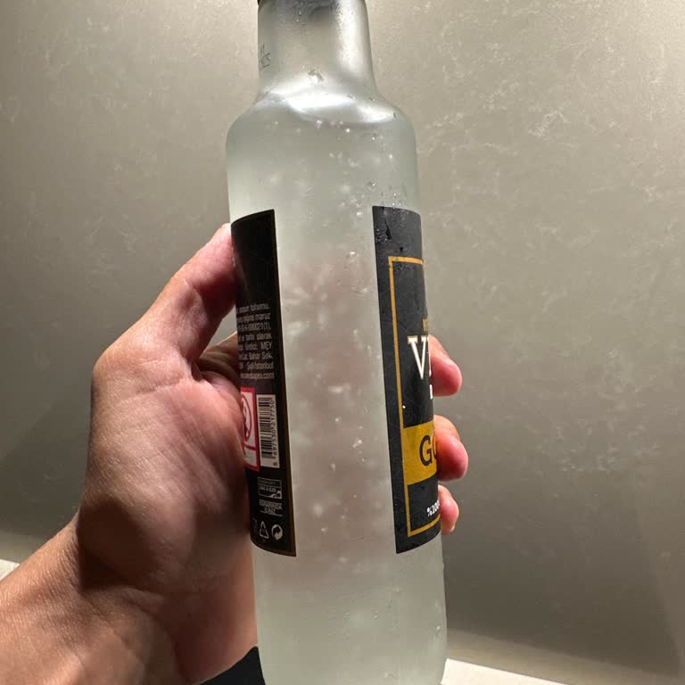 Açılmamış Rakı Şişesinde Tortu Şoku: Değişim Talebi
