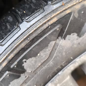 Hankook 2020 neumáticos con grietas, solicito respuesta y solución