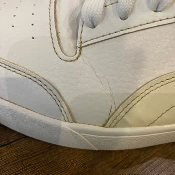 Kısa Sürede Açılan Ayakkabıya Garanti Desteği Verilmedi, Mağduriyet Yaşadım