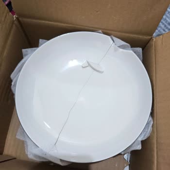 Kırık Tabaklar Ve Müşteri Hizmetlerine Ulaşamama Mağduriyeti