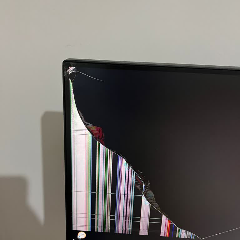 Kırık Monitör Teslimatı Ve İlgisiz Müşteri Hizmetleri