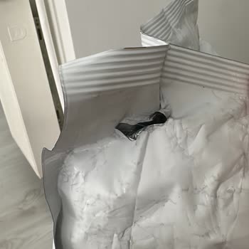 Patlak Kedi Maması Gönderimi Ve Yetersiz Müşteri Hizmeti