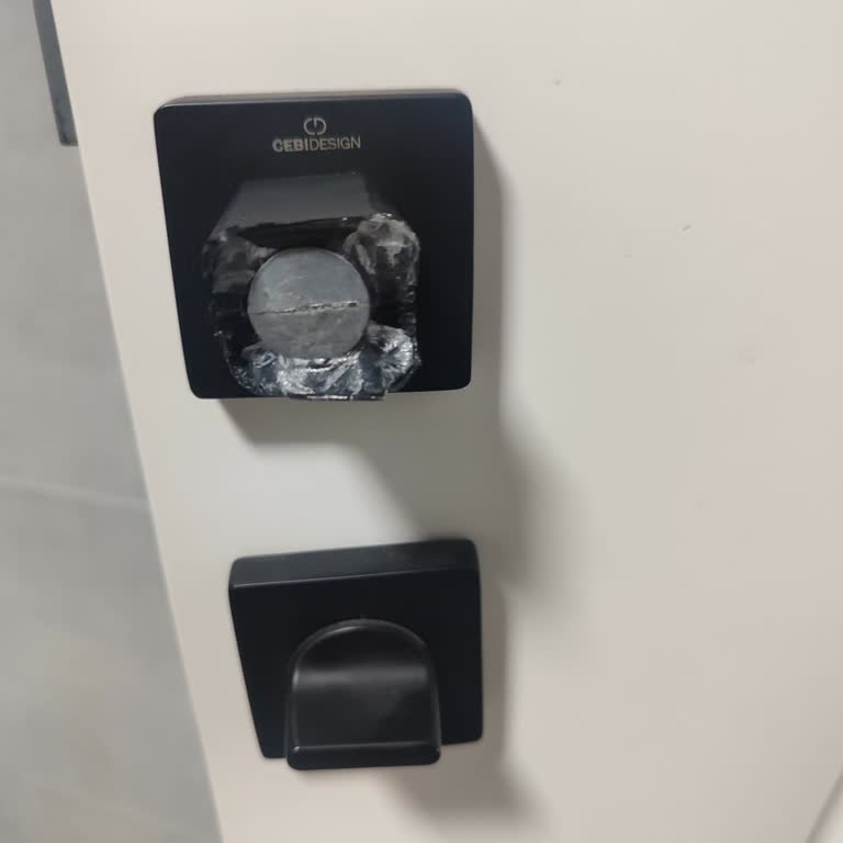 Banyo Kapı Kolu Kırıldı, Firma Ve Mobilyacıdan Destek Alamadım